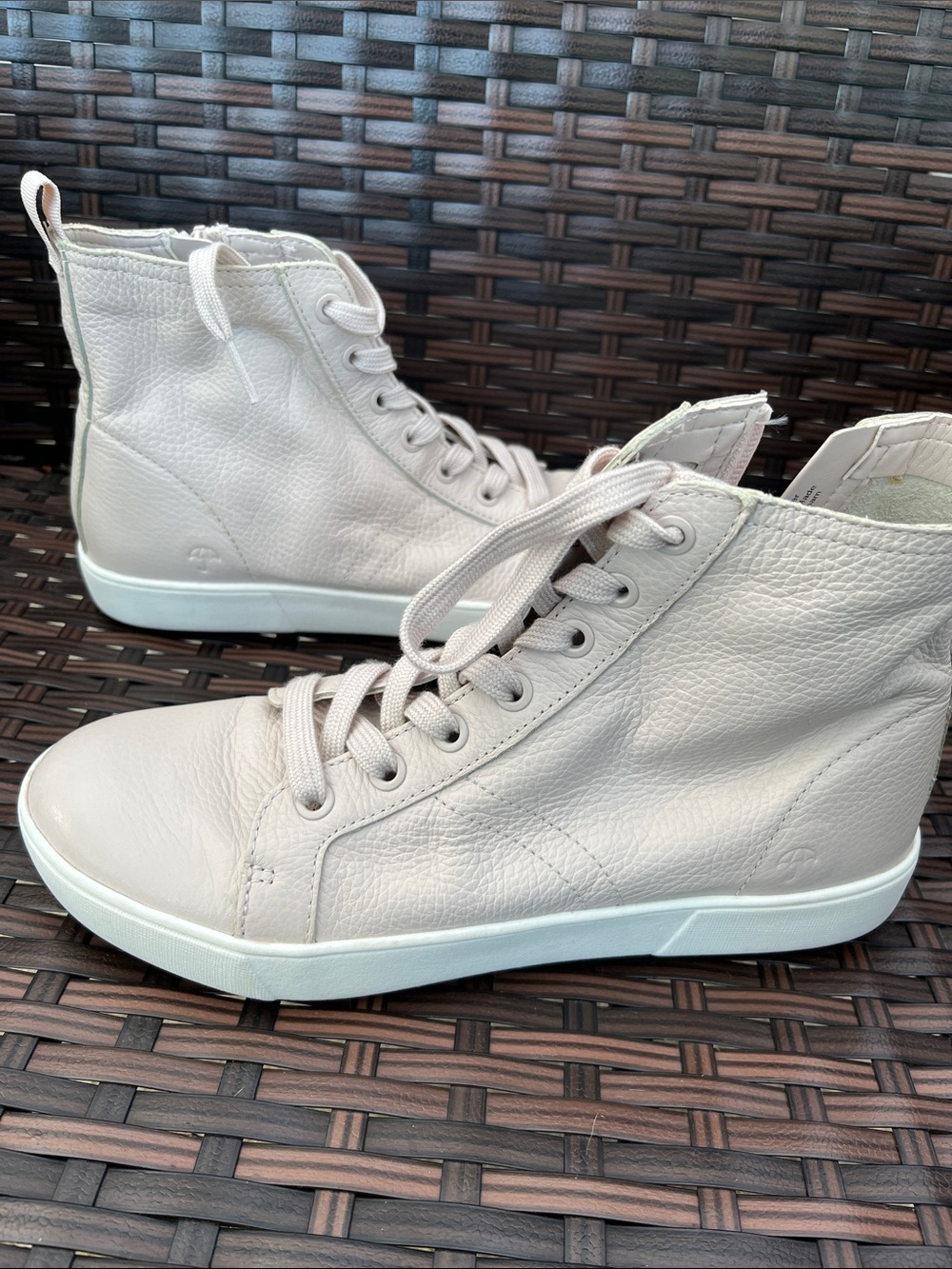 Naturalizer Morrison Leather High-Top Sneakers NWT - Picture 11 of 12